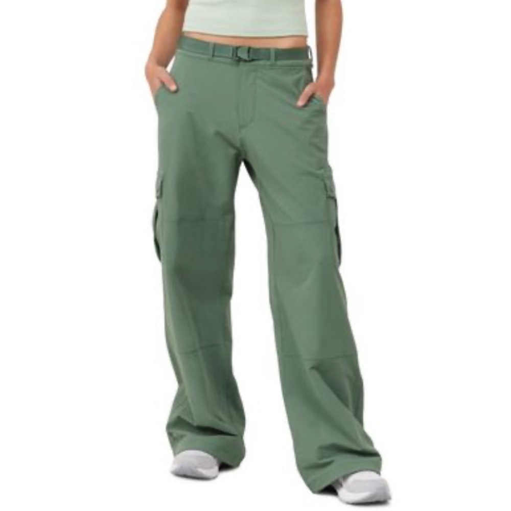 Outdoor Voices RecTrek Cargo Pants in Laurel Wreath size Small